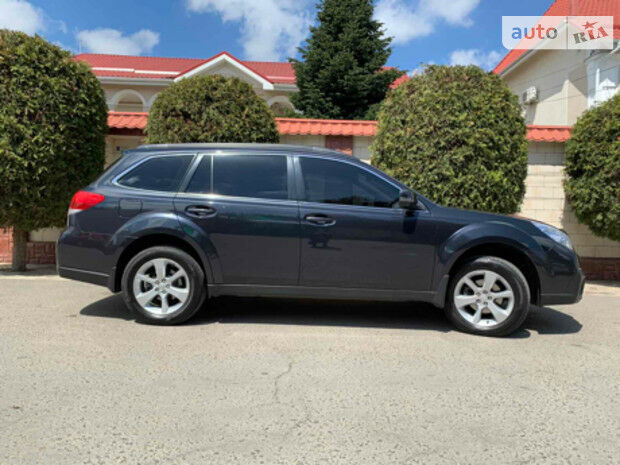Субару Аутбек 2013 года Subaru Outback 2013 года