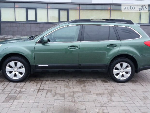 Subaru Outback 2011 року