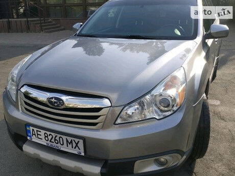 Subaru Outback 2010 года