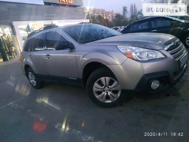 Subaru Outback 2013 года