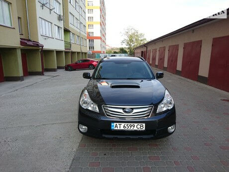 Субару Аутбек 2010 року Subaru Outback 2010 року