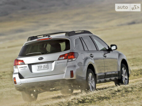 Subaru Outback 2013 года