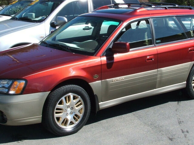 Субару Аутбек 2000 року Subaru Outback 2000 року