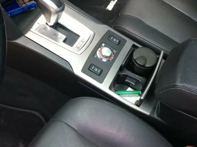 Subaru Outback 2012 года