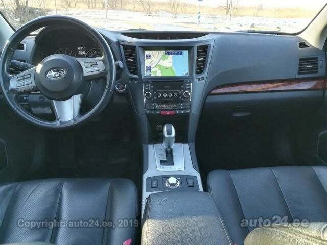 Subaru Outback 2012 года