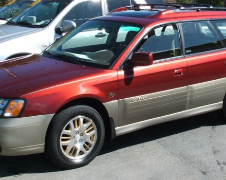 Subaru Outback 2000 года