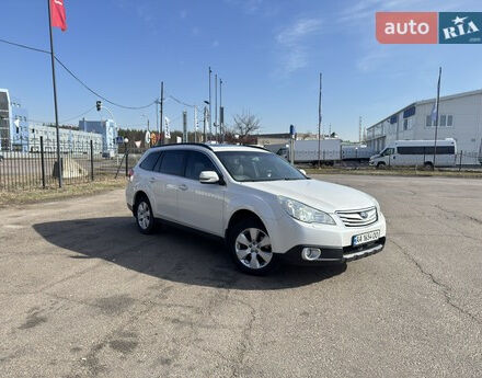 Subaru Outback 2011 года