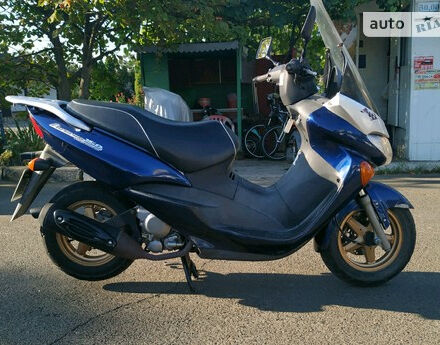 Suzuki Avenis 2001 року