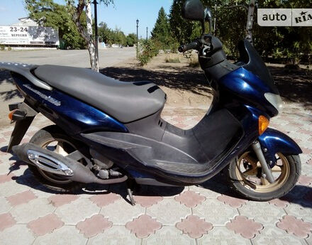 Suzuki Avenis 2001 року