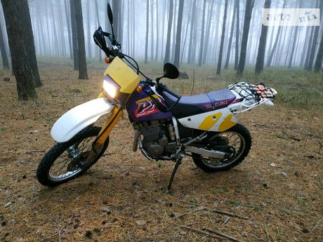 Suzuki DR 250 1996 года