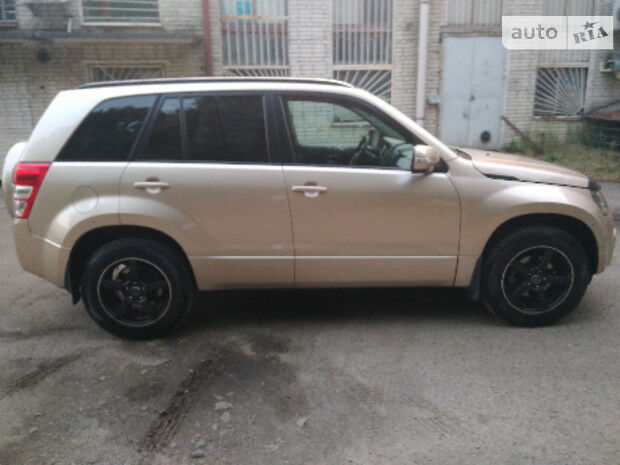 Suzuki Grand Vitara 2010 року