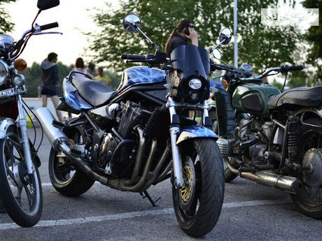 Сузуки ГСФ 2005 року Suzuki GSF 2005 року