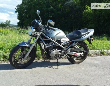 Фото на отзыв с оценкой 4 о Suzuki GSF 1998 году выпуска от автора "mos333666" с текстом: Жаль что выпуск прекратился в 1998 году, мотоцикл был достойным внимания, даже спустя 20 лет пока...