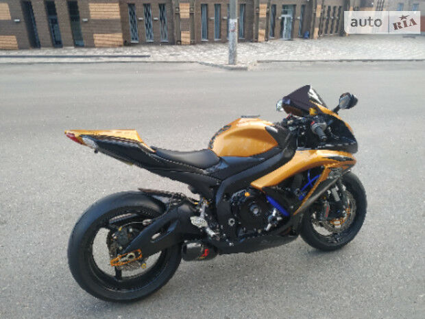 Suzuki GSX R 750 2010 року