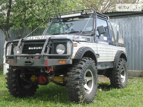 Сузуки Самурай 1986 року Suzuki Samurai 1986 року