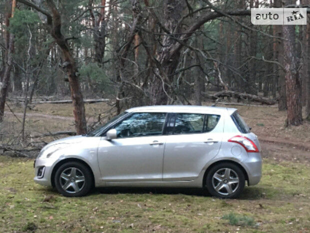 Suzuki Swift 2011 року