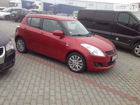 Сузуки Свифт 2012 года Suzuki Swift 2012 года