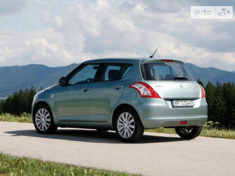 Сузуки Свифт 2007 года Suzuki Swift 2007 года
