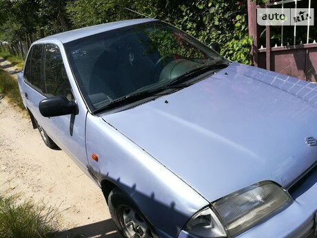 Сузуки Свифт 1995 года Suzuki Swift 1995 года