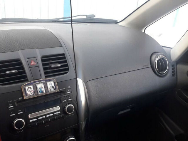Suzuki SX4 2010 року