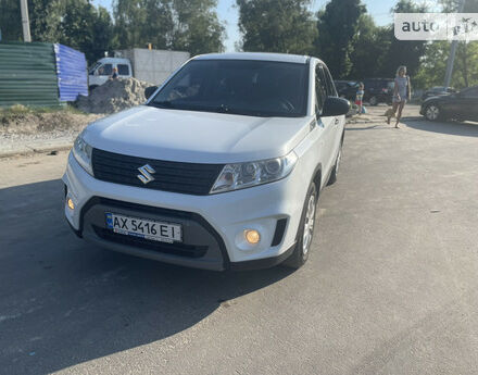 Фото на відгук з оцінкою 5   про авто Suzuki Vitara 2015 року випуску від автора “Віра” з текстом: Дуже безпечна і надійна машинка, врятувала нам життя під час ДТП.Зручний кліренс, легко виїжджає ...