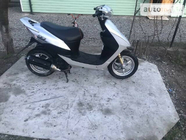 Suzuki ZZ 1999 року