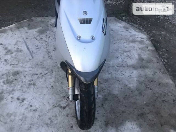 Suzuki ZZ 1999 року