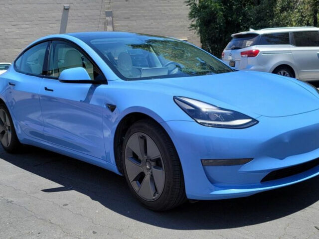 Tesla Model 3 2021 року