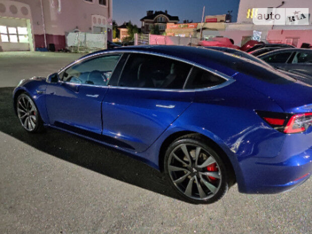 Tesla Model 3 2018 року