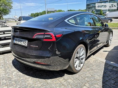 Tesla Model 3 2019 года