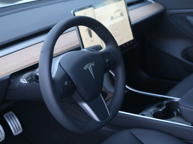 Tesla Model 3 2019 року