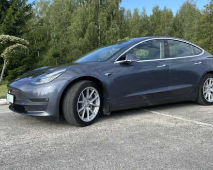 Tesla Model 3 2020 года