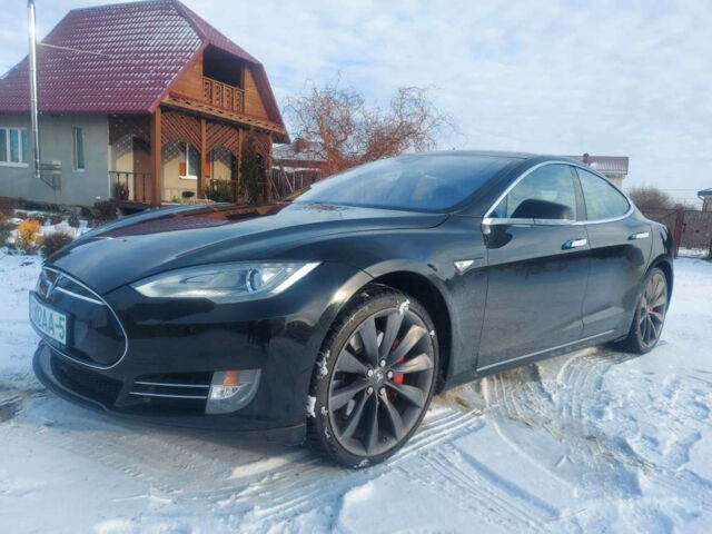 Tesla Model S 2014 року