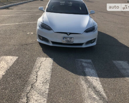 Фото на отзыв с оценкой 4.6 о Tesla Model S 2017 году выпуска от автора "Alex" с текстом: Автомобиль, был куплен, практически спонтанно. Но, не пожалел ни разу.Брал с минимальными поврежд...