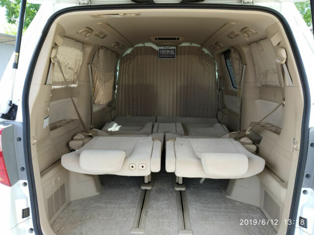 Toyota Alphard 2010 года