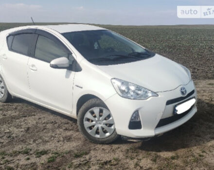 Toyota Aqua 2012 року