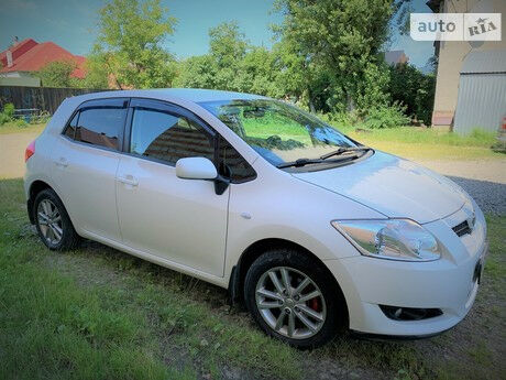 Toyota Auris 2009 года