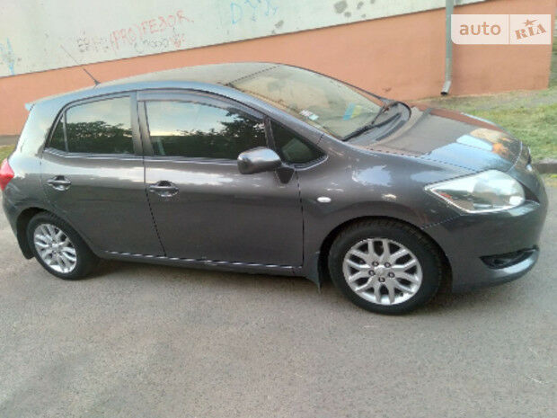 Toyota Auris 2008 року