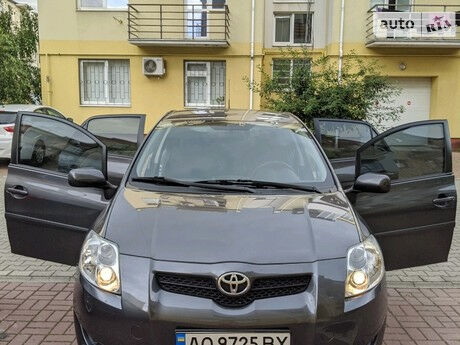 Toyota Auris 2007 года