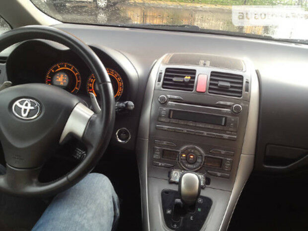 Toyota Auris 2007 года