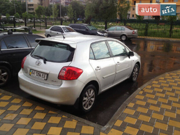 Toyota Auris 2007 года