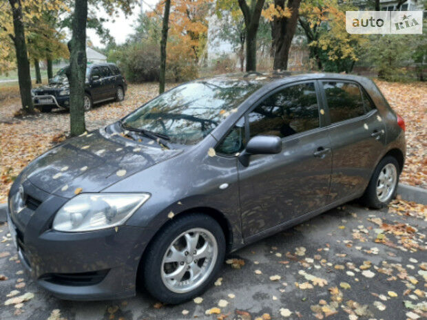 Toyota Auris 2007 року