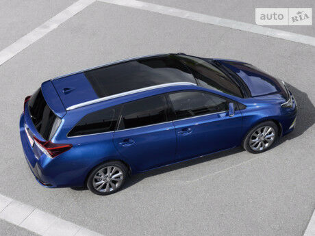 Toyota Auris 2009 року