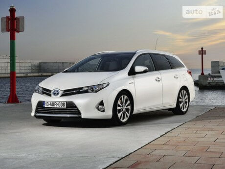 Toyota Auris 2008 року