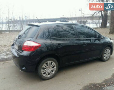 Toyota Auris 2011 року - Фото 2 автомобіля