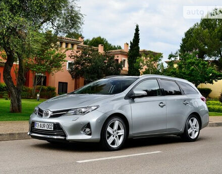 Toyota Auris 2008 року