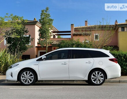 Toyota Auris 2008 года