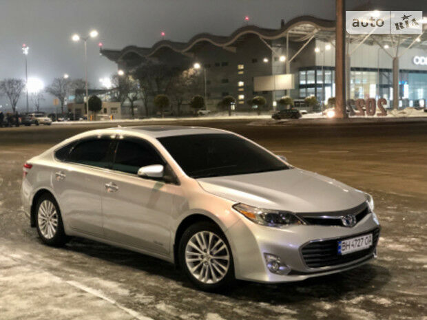 Toyota Avalon 2013 года