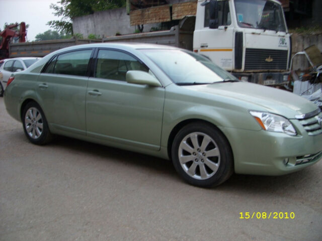 Toyota Avalon 2005 року