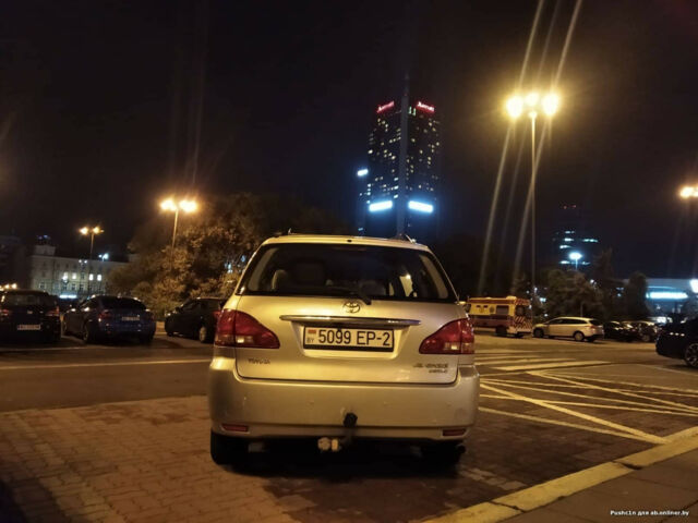 Toyota Avensis Verso 2003 року